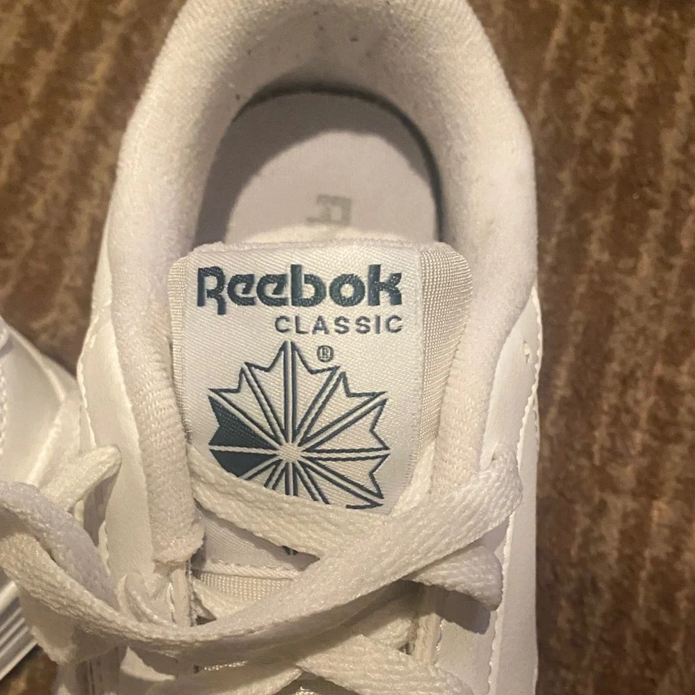 Reebok Classic White Leather Sneakers - Picture 4 of 4